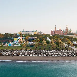 אתר נופש Kremlin Palace *****